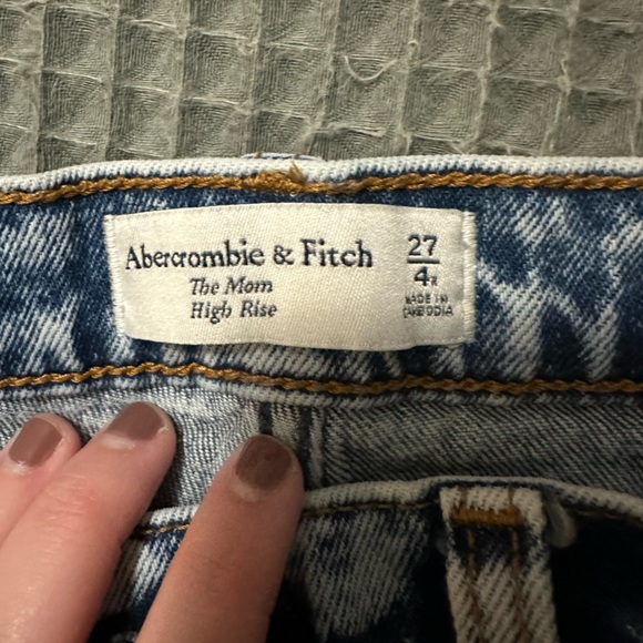 Abercrombie Mom Jeans - Picture 2 of 2